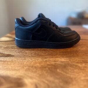 Nike Air Force 1:  All-Black